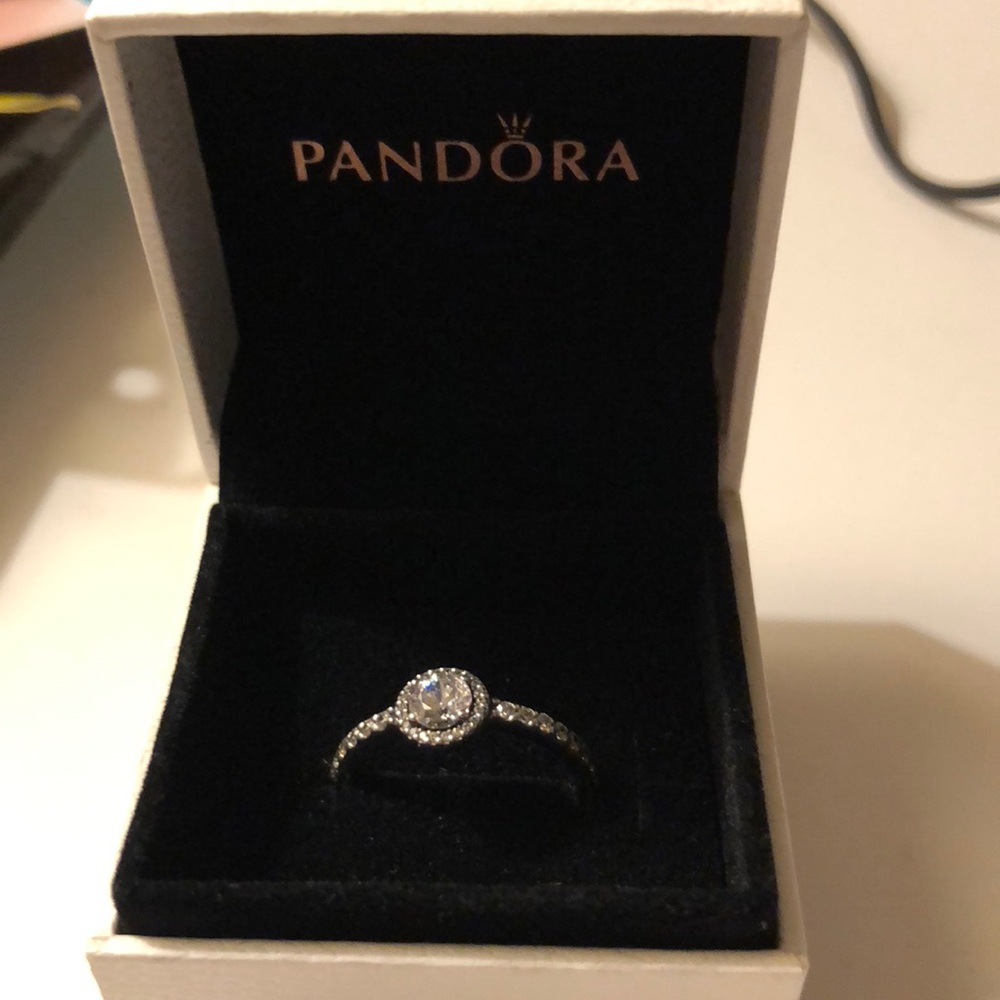 Pandora Classic Elegance CZ ring